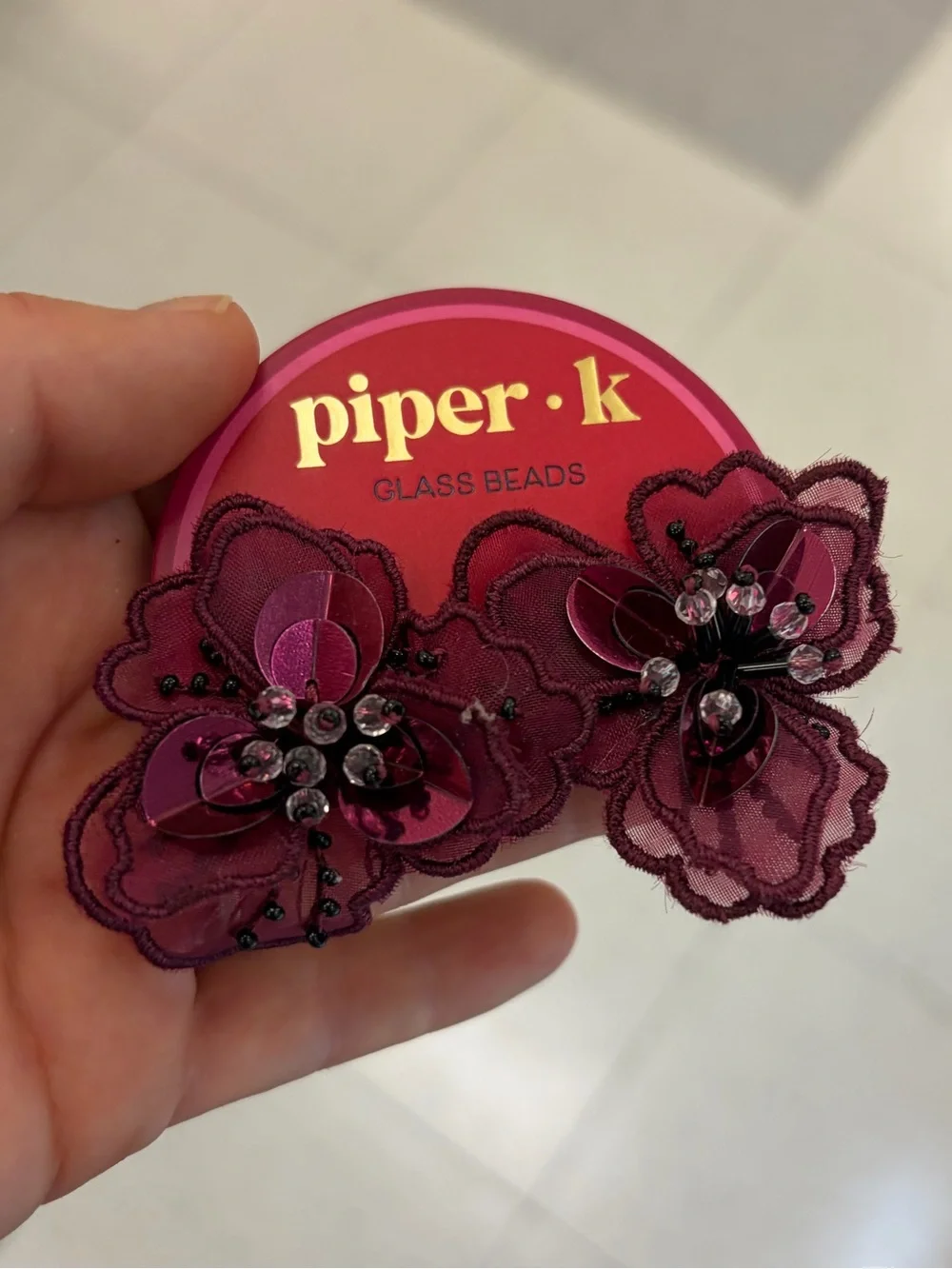 NWT ⚜️🌺⚜️ Piper K Burgundy Organza Floral Earrings with Glass Stones